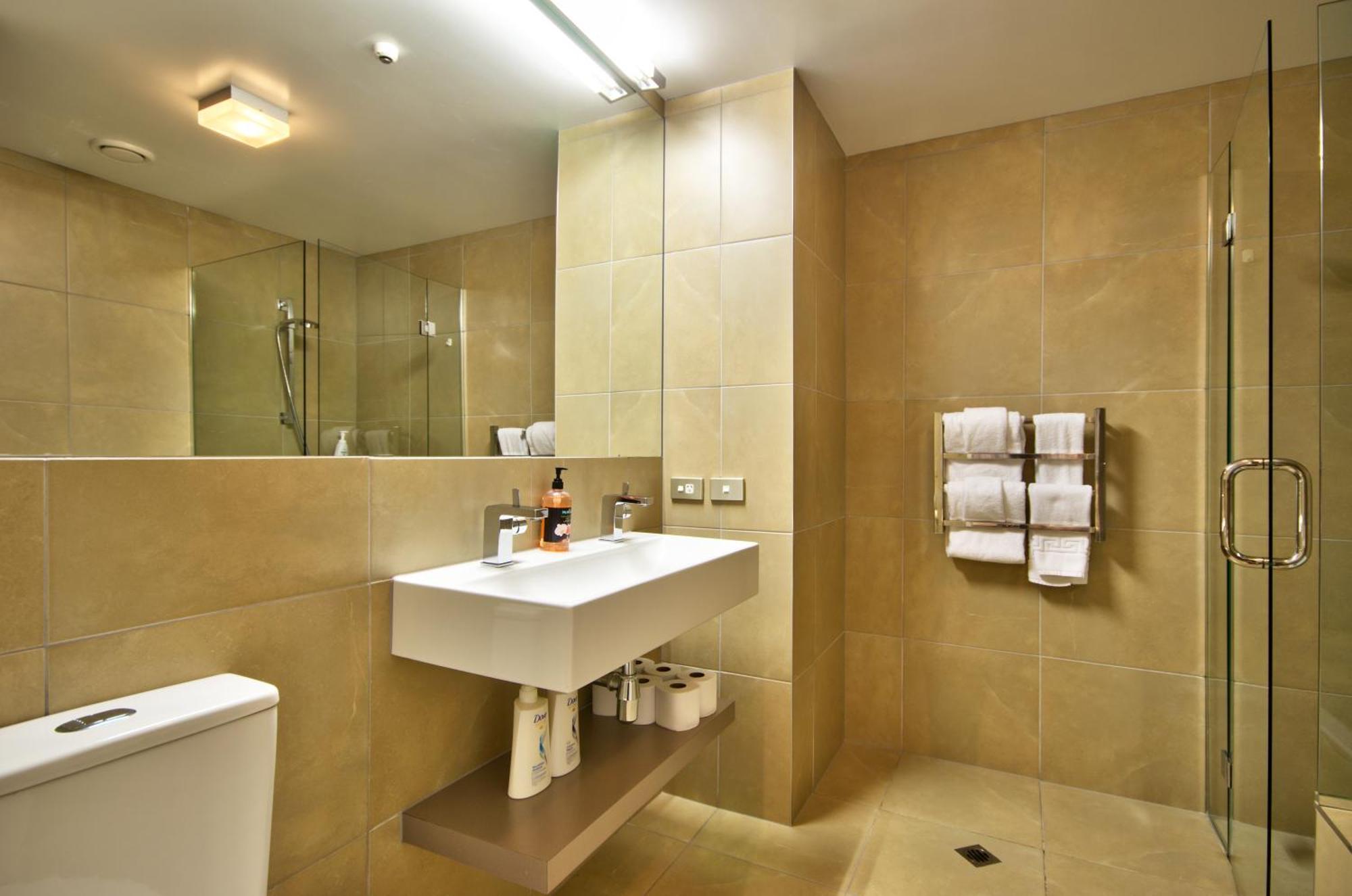 Lakes Edge Apartment Куийнстаун Екстериор снимка