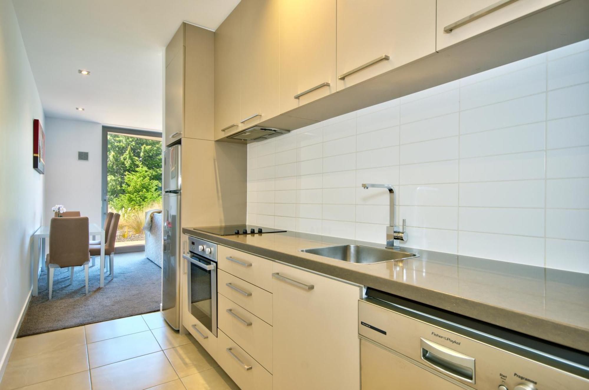 Lakes Edge Apartment Куийнстаун Екстериор снимка